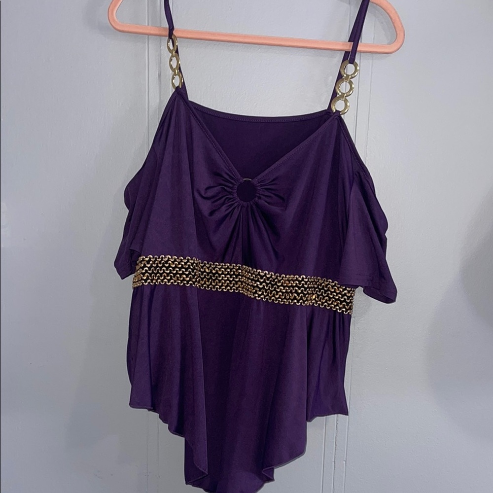 Women’s cold shoulder top